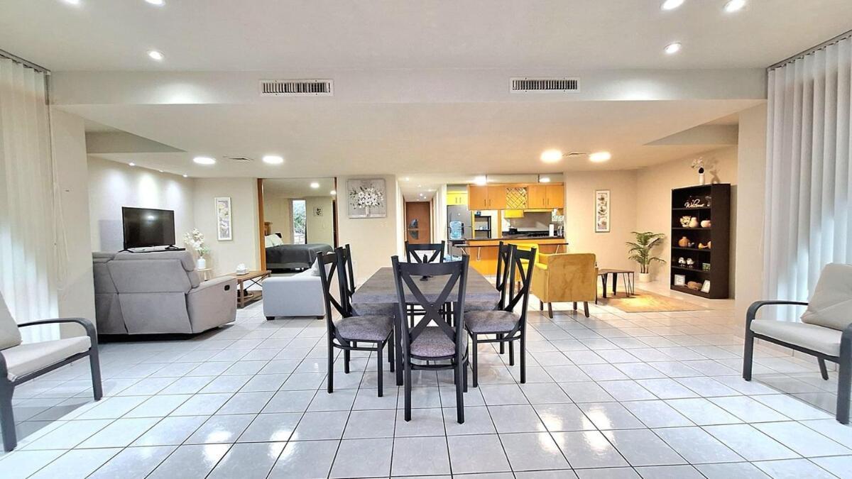 Amazing Oceanfront In Downtown *
