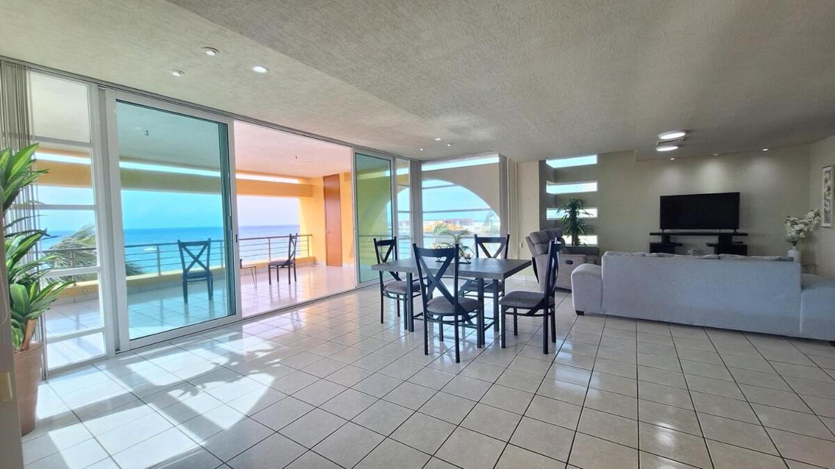 Amazing Oceanfront In Downtown Apartment *