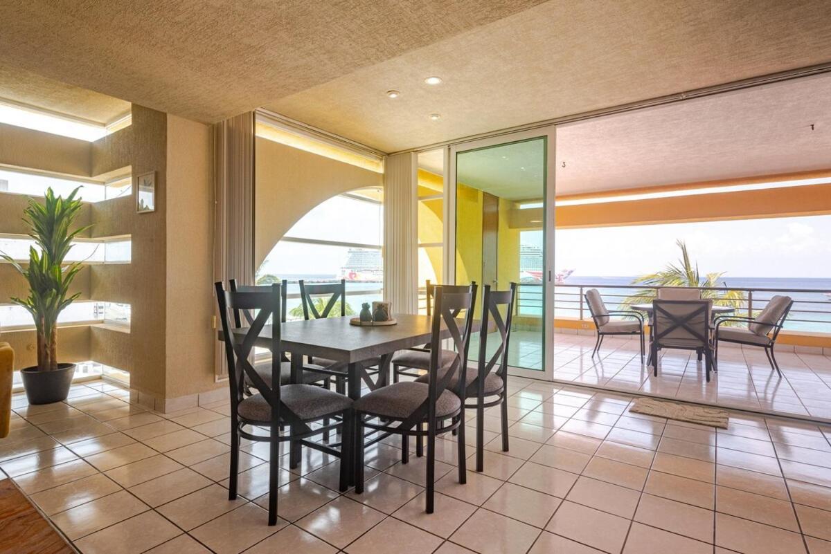 Amazing Oceanfront In Downtown Apartment Cozumel